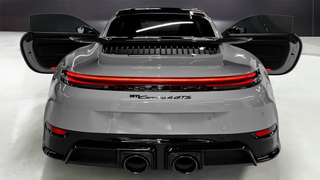 2026 Porsche 911 Carrera 4 GTS – Sound, Interior and Features